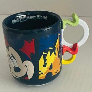 2020 Walt Disney World Coffee Mug Mickey Goofy Donald Duck 3 1/2" diameter 4" H